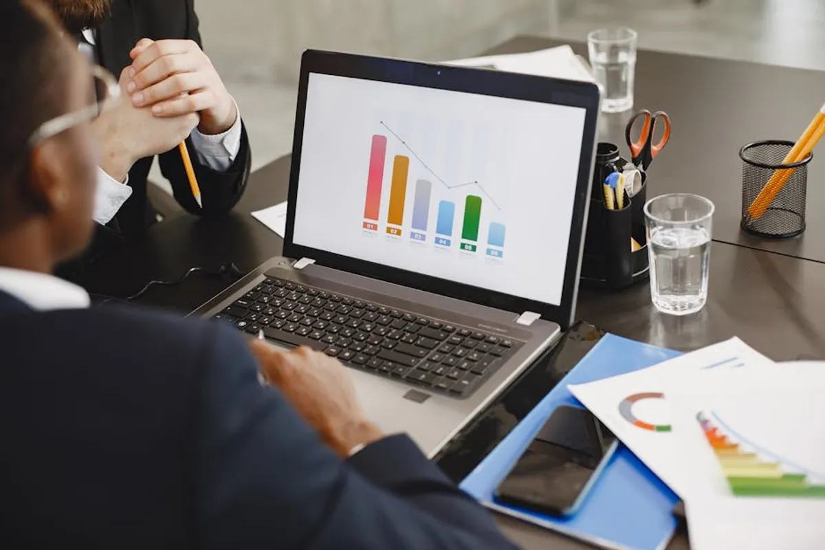 Realtimebusinessnews Review: What It Is, Features, Risks, and Alternatives